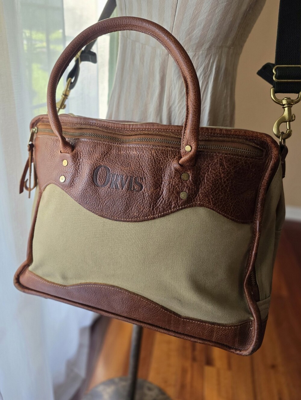 Vintage Orvis Canvas & Leather Messenger Bag‎ Briefcase Laptop Bag with Strap